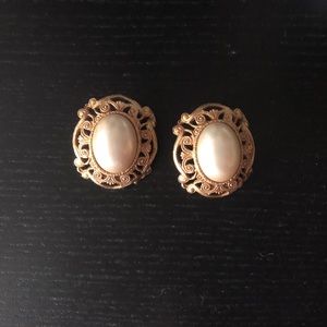 Vintage DKNY clip on earrings